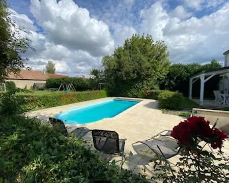 Ferienhaus Maison Chaleureuse Avec Piscine Et Aire De Jeux *