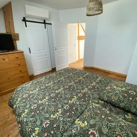 Maison Chaleureuse Avec Piscine Et Aire De Jeux *