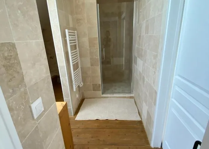 Hébergement de vacances Maison Chaleureuse Avec Piscine Et Aire De Jeux *