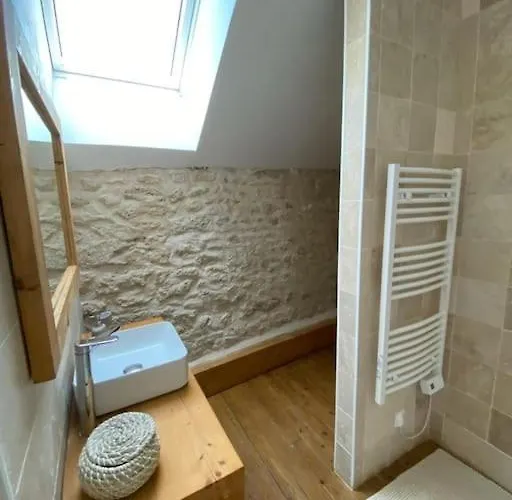 Maison Chaleureuse Avec Piscine Et Aire De Jeux Hébergement de vacances *