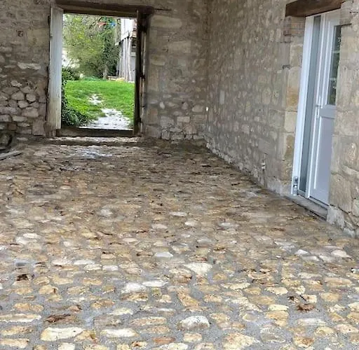 Maison Chaleureuse Avec Piscine Et Aire De Jeux Hébergement de vacances Tramery