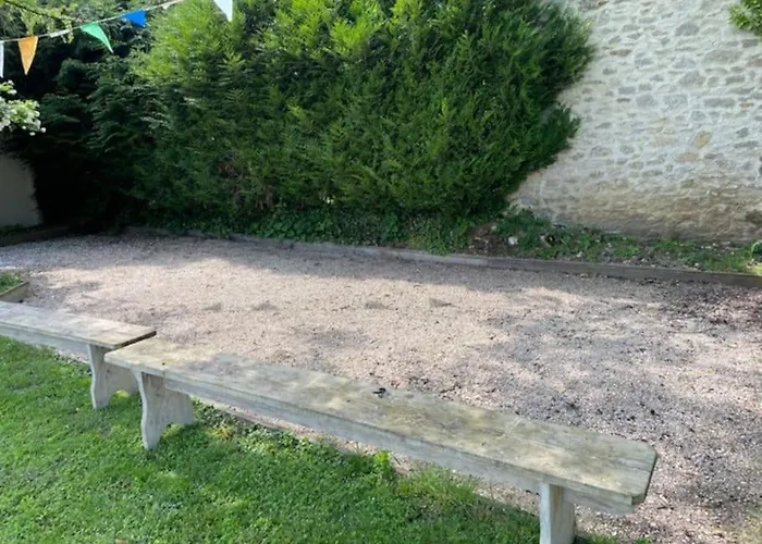 Hébergement de vacances Maison Chaleureuse Avec Piscine Et Aire De Jeux