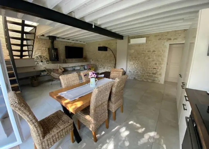 Maison Chaleureuse Avec Piscine Et Aire De Jeux Tramery