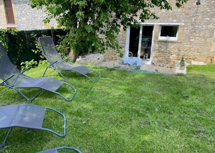 Hébergement de vacances Maison Chaleureuse Avec Piscine Et Aire De Jeux